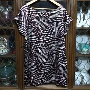 Apt 9 Abstract Tunic